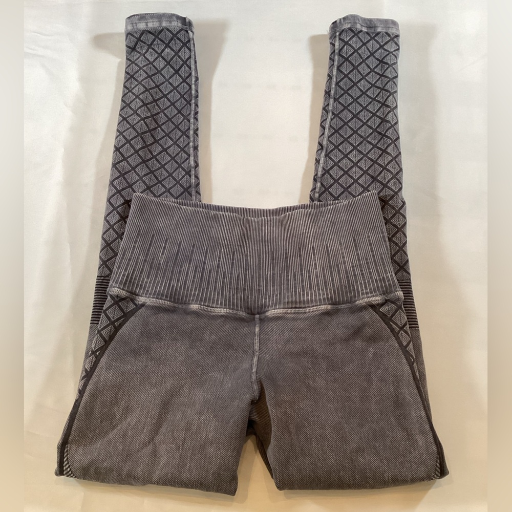 Avocado Gray Leggings Size XS-S
